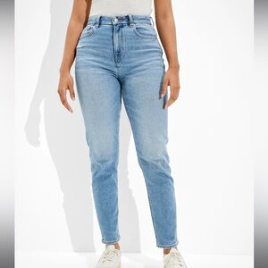American Eagle Stretch Curvy Mom Jean